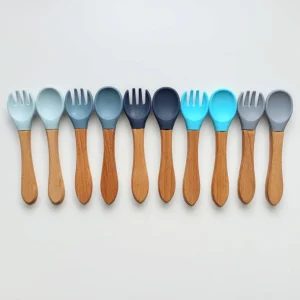 Couverts en bois et silicone personnalisés