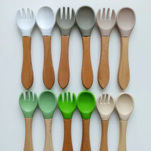 Couverts en bois et silicone personnalisés
