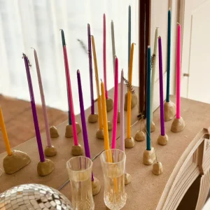 ENSEMBLE DE 6 BOUGEOIRS ET 6 BOUGIES - POP