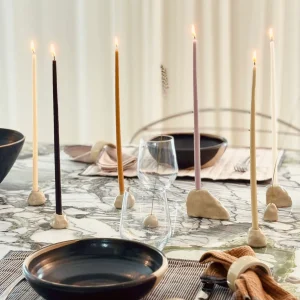 ENSEMBLE DE 6 BOUGEOIRS ET 6 BOUGIES - NATUREL