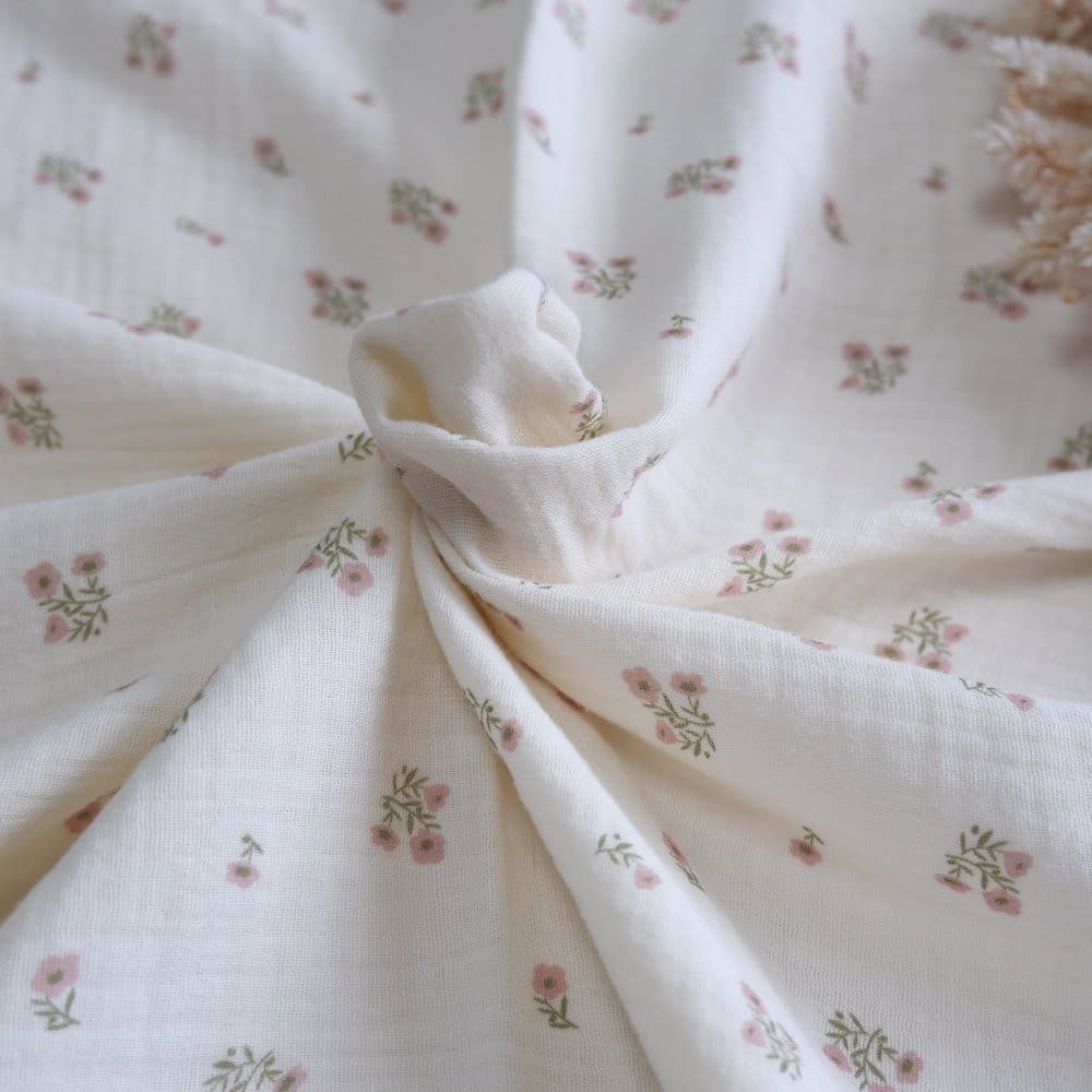 Couffin double gaze de coton BIO "Bohème Love" écru à fleurs – Image 9