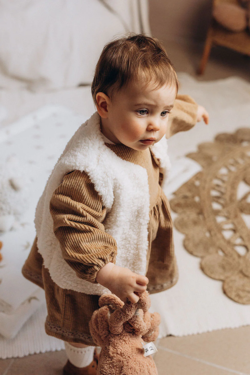 Robe bébé "Margot" à manches longues en velours côtelé de coton BIO lavé caramel – Image 7