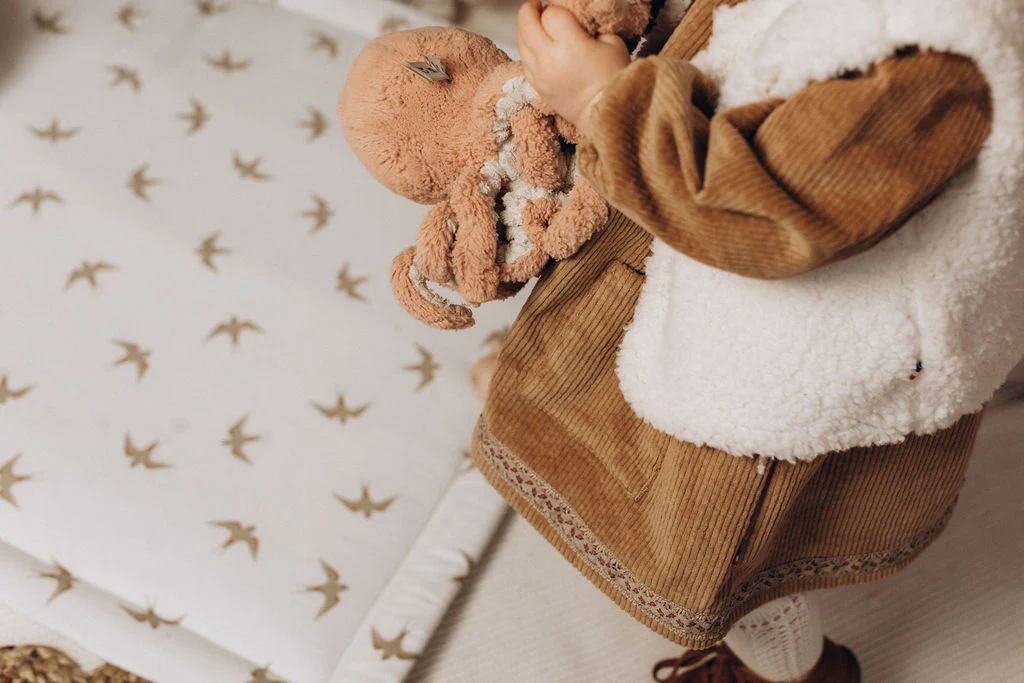 Robe bébé "Margot" à manches longues en velours côtelé de coton BIO lavé caramel – Image 9