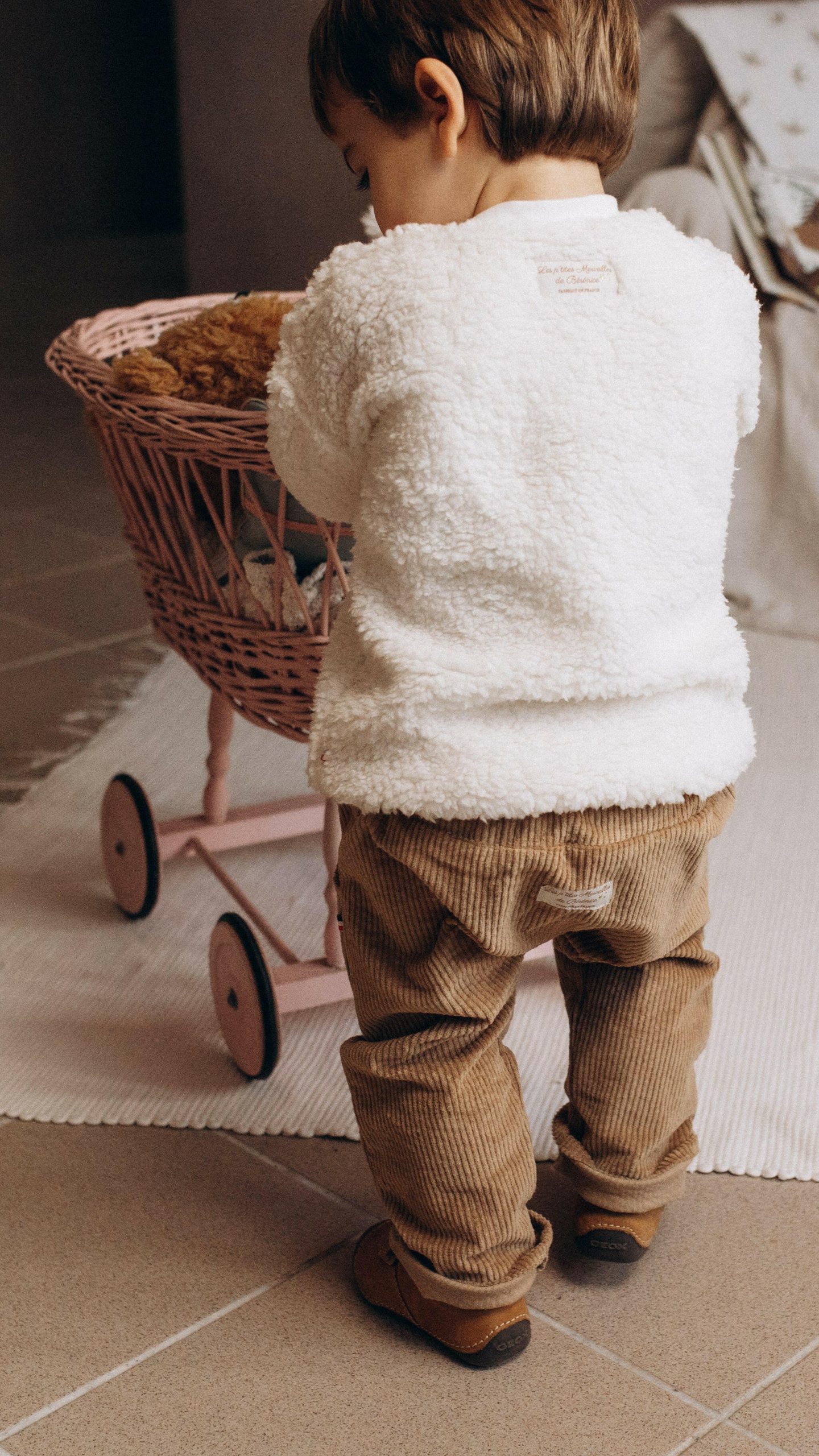 Sweat mouton bébé en fausse fourrure moumoute sherpa écru et coton BIO – Image 9