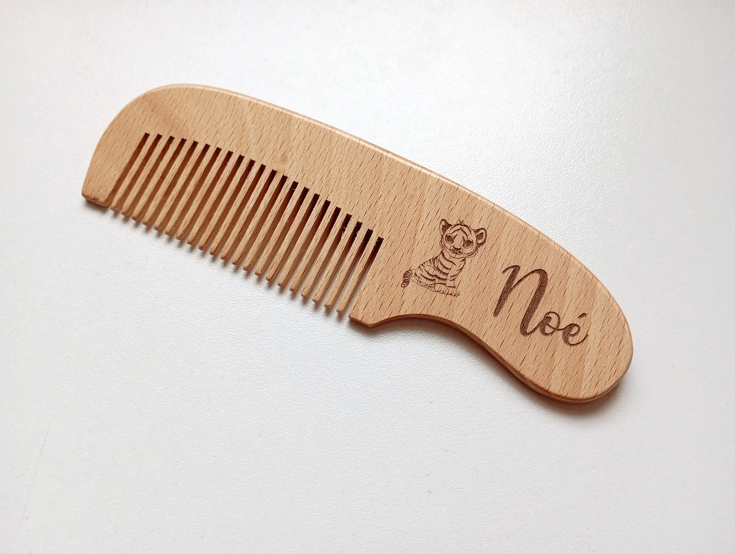 Peigne en bois personnalisé – Image 3