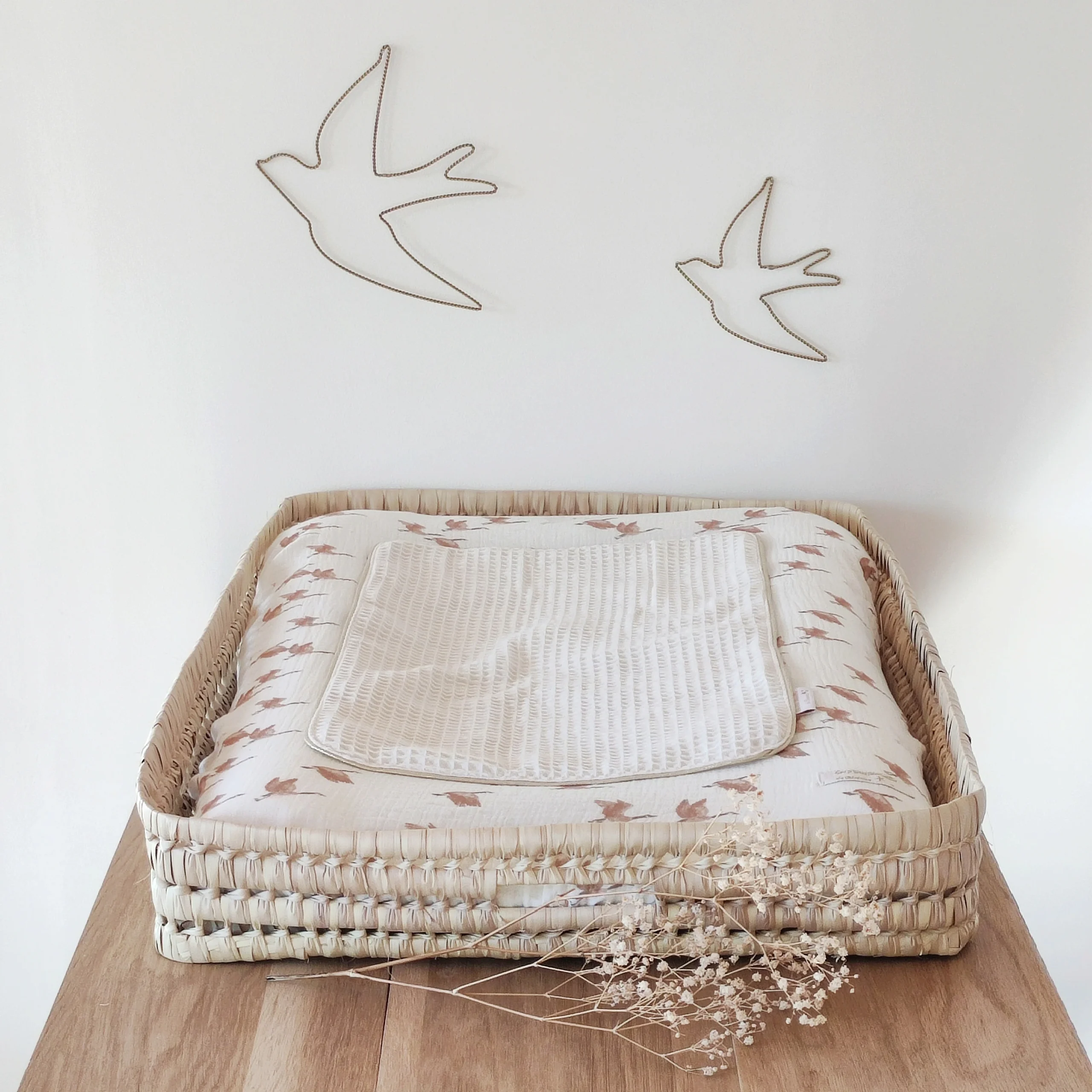 Housse de matelas à langer en double gaze de coton "Oies sauvages" – Image 3