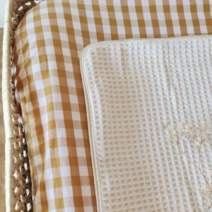 Housse de matelas à langer en coton vichy moutarde et blanc