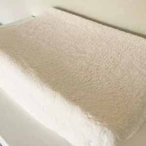 Housse de matelas à langer en tissu moumoute écru