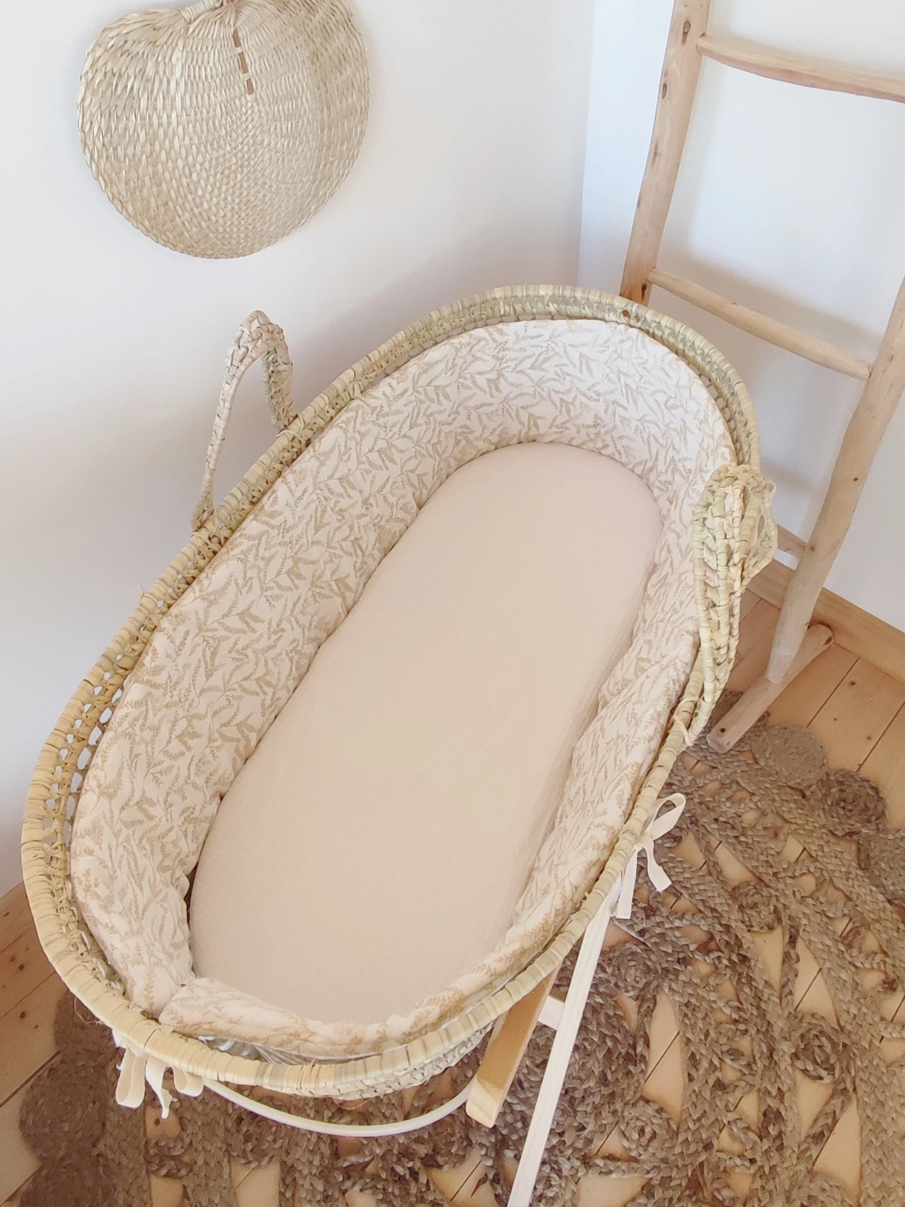 Couffin double gaze de coton BIO "Branchages" beige et blanc cassé – Image 5