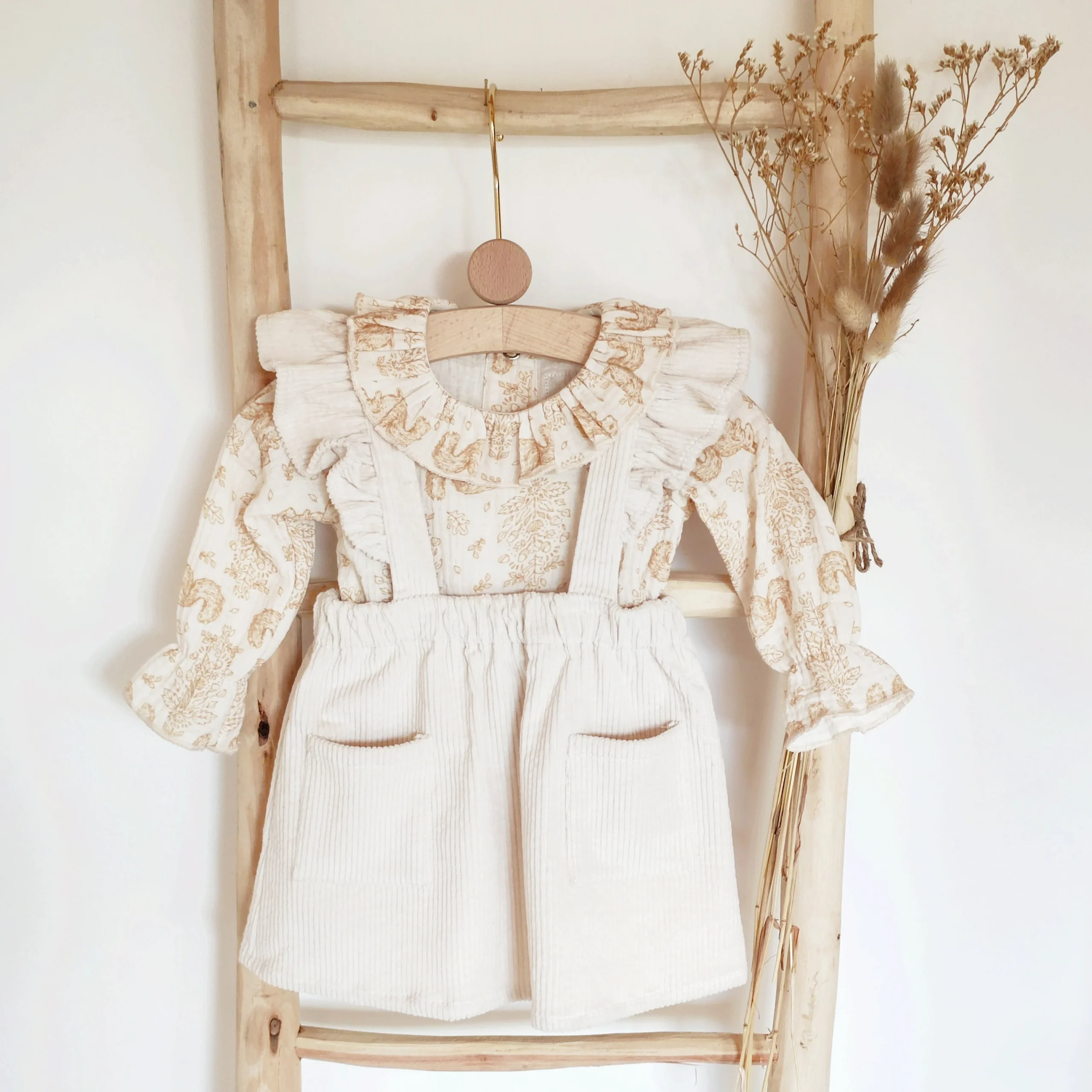 Blouse Flora bébé fille en double gaze de coton écru écureuils folk – Image 3
