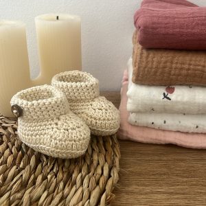 Chausson de naissance au crochet