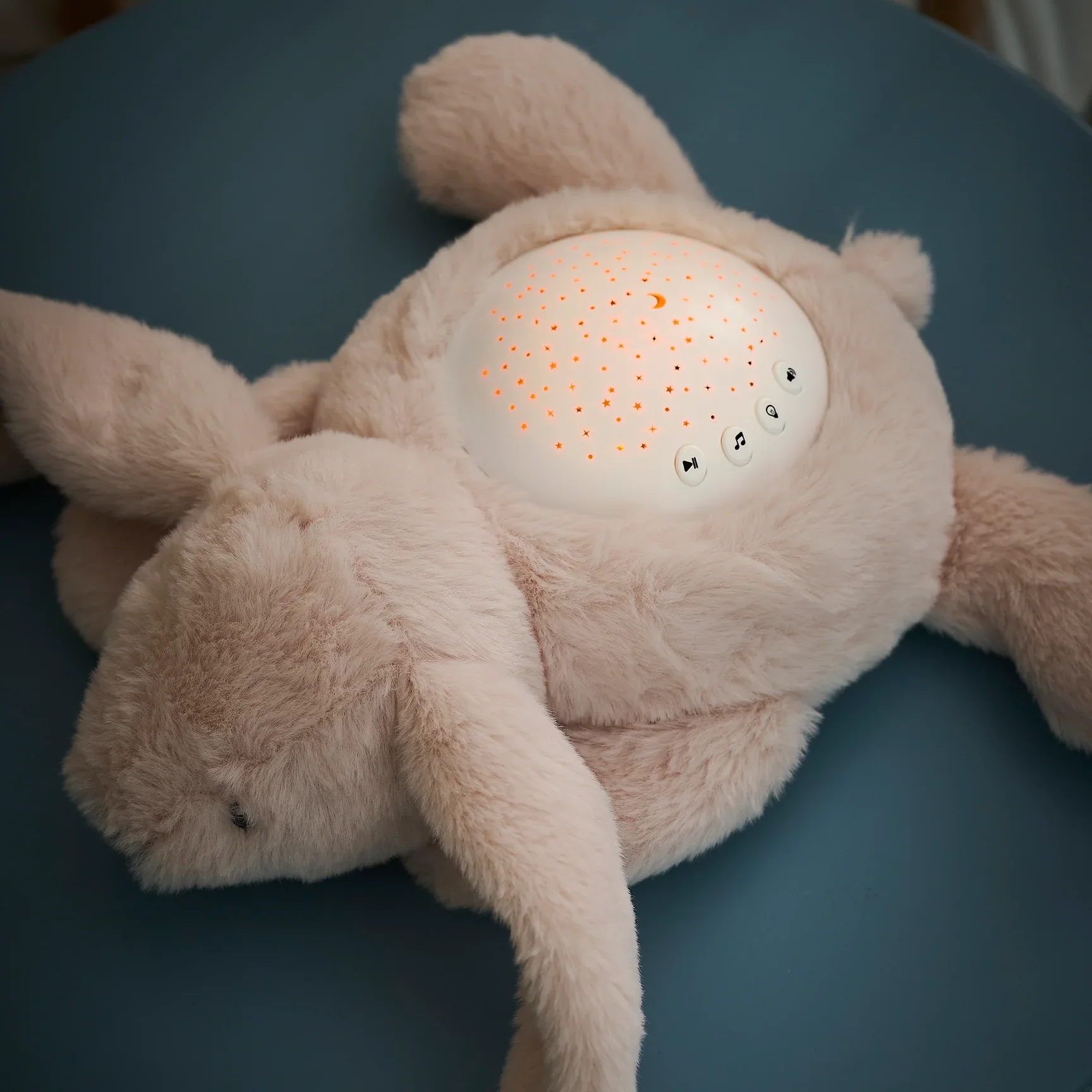 Veilleuse projection d'étoiles Rabbit Beige – Image 4